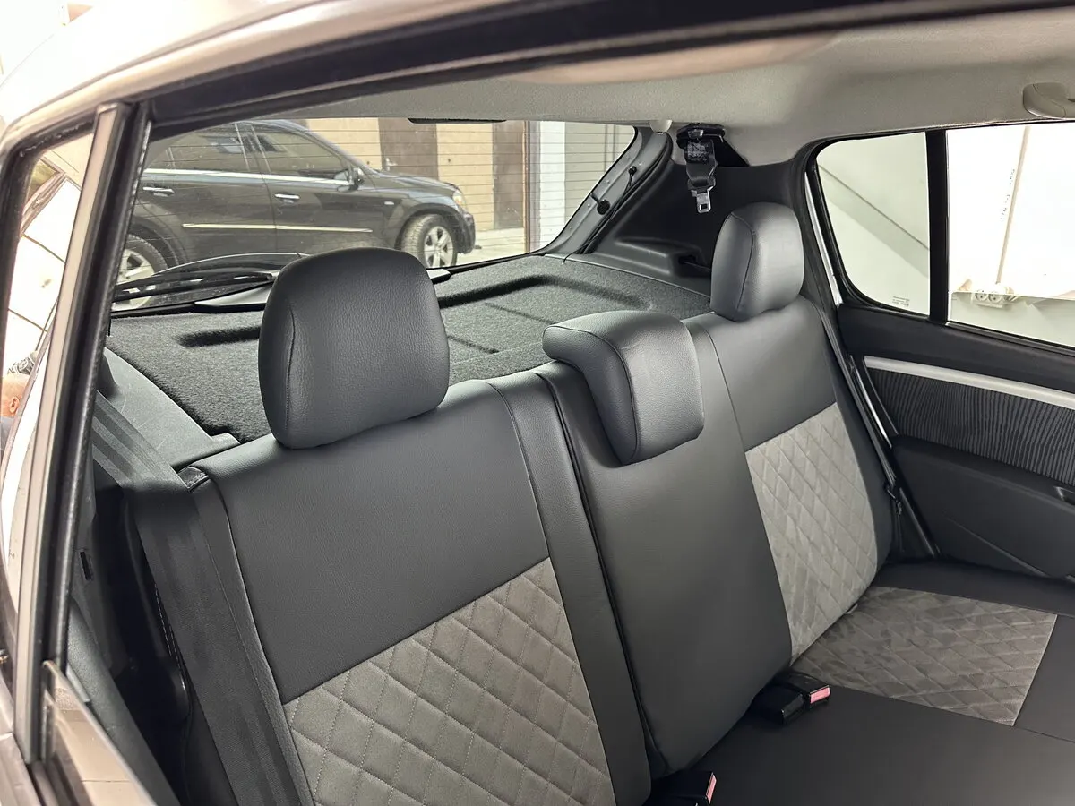 Салон Renault (Dacia) Sandero I із сірими комбінованими чохлами Eco Prestige+Antara (екошкіра та штучна замша).