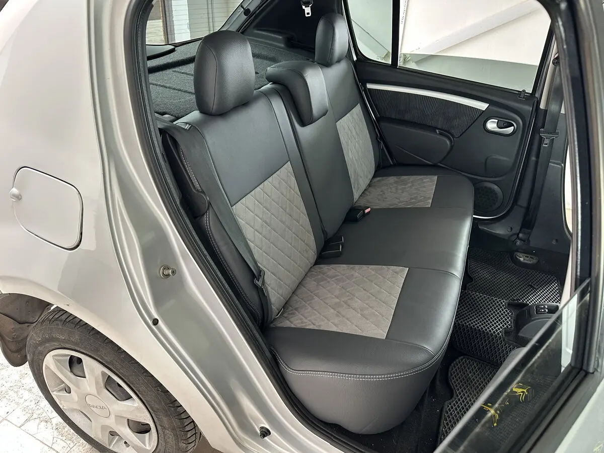 Салон Renault (Dacia) Sandero I із сірими комбінованими чохлами Eco Prestige+Antara (екошкіра та штучна замша).