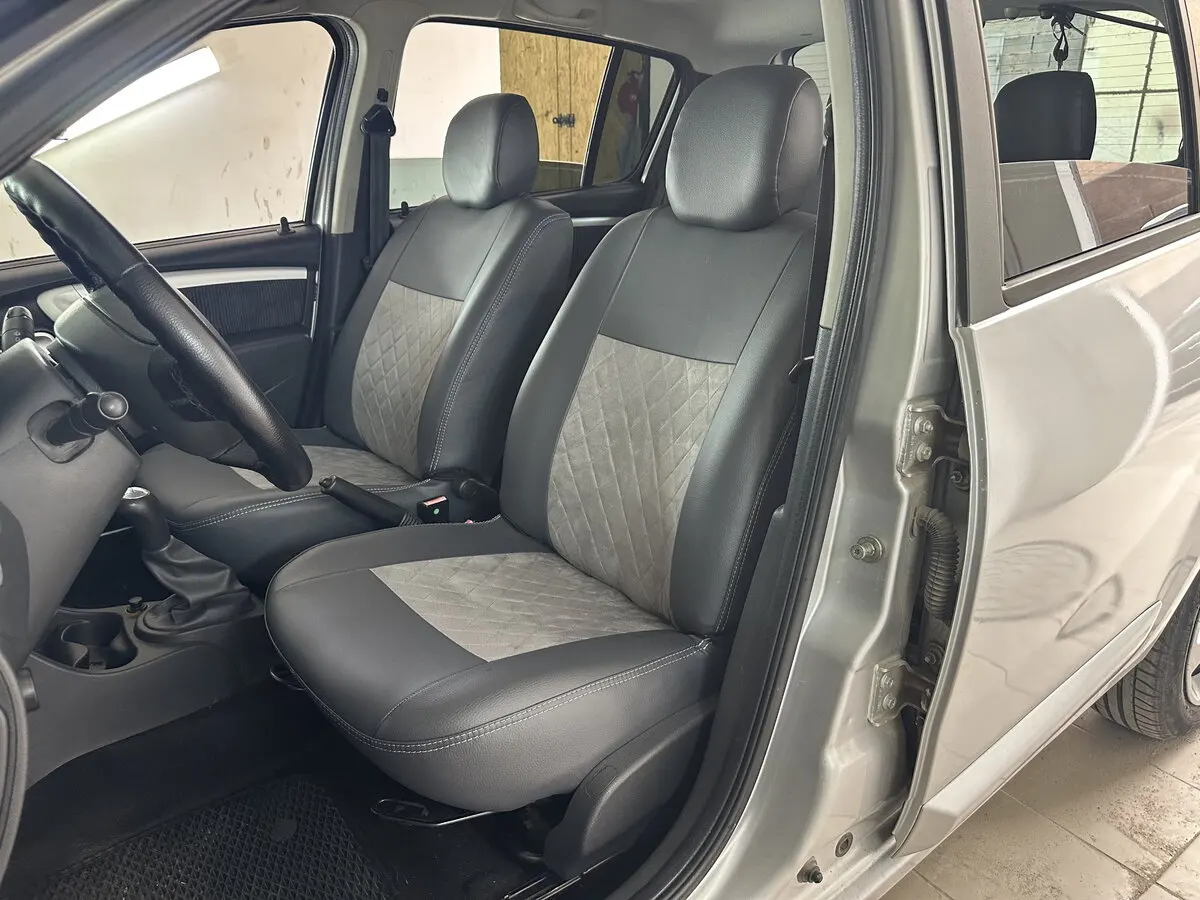 Салон Renault (Dacia) Sandero I із сірими комбінованими чохлами Eco Prestige+Antara (екошкіра та штучна замша).