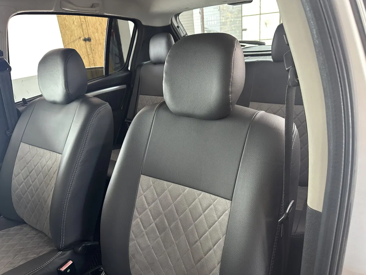 Салон Renault (Dacia) Sandero I із сірими комбінованими чохлами Eco Prestige+Antara (екошкіра та штучна замша).