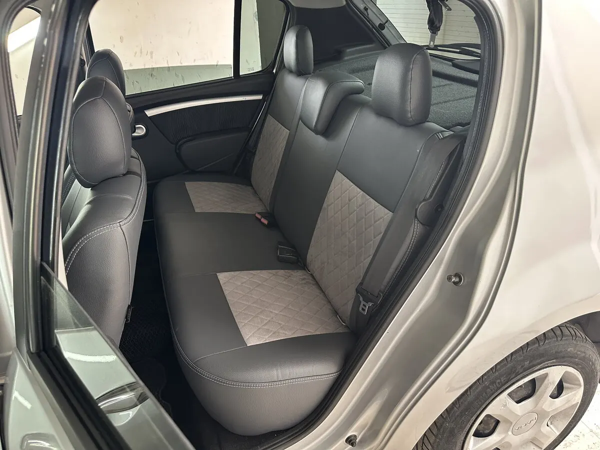 Салон Renault (Dacia) Sandero I із сірими комбінованими чохлами Eco Prestige+Antara (екошкіра та штучна замша).