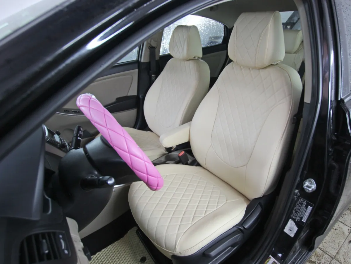 Чохли на сидіння Hyundai Accent IV